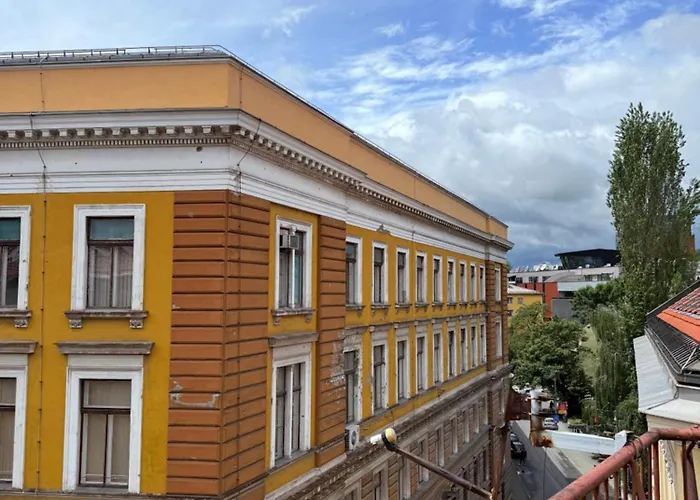 Center - Vjecna Vatra * Sarajevo